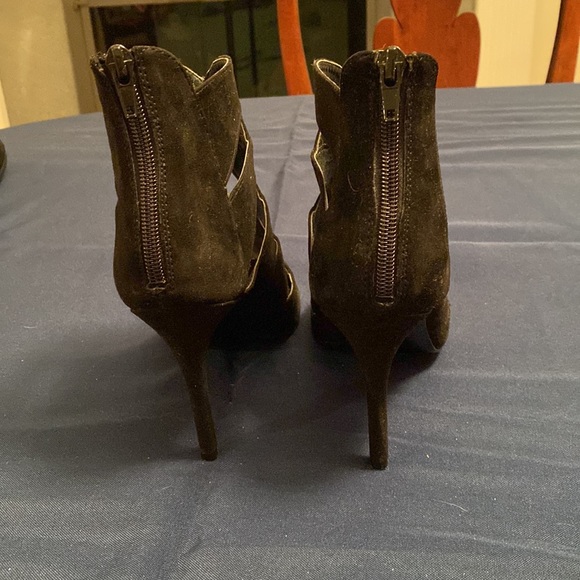 Nine West Black Suede Heels - Picture 4 of 6